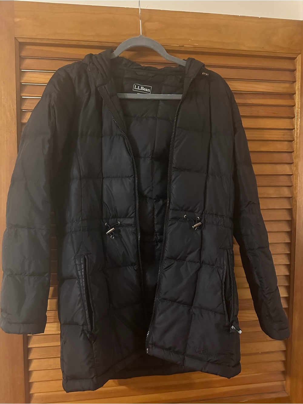 L.L. Bean Women's Black Hooded Puffer Jacket